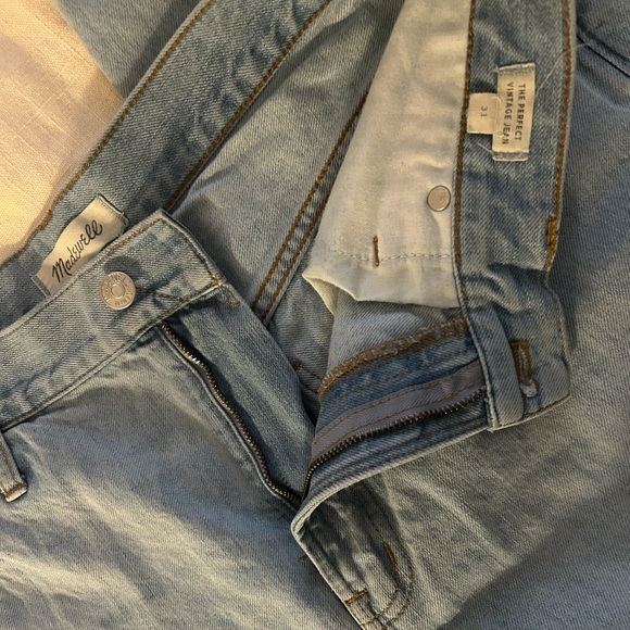Madewell Perfect Vintage Jean in light wash - Picture 4 of 7